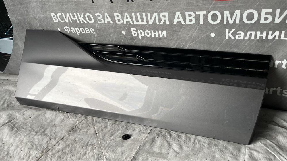 Декорстивна лайстна задна дясна Audi E-Tron 2019-