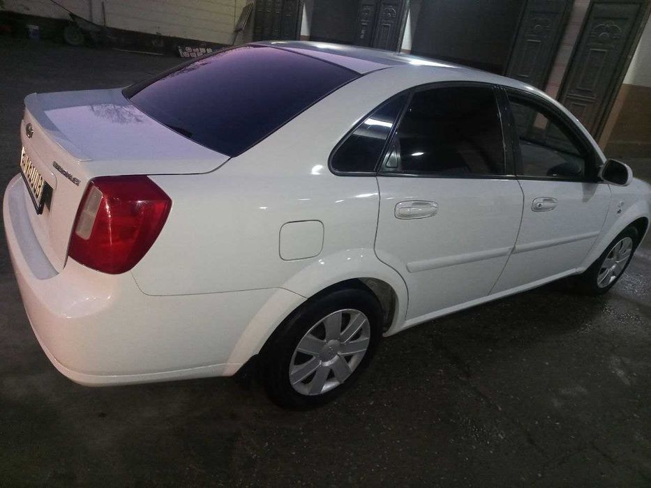 Ласетти 1.8 хороший состояние