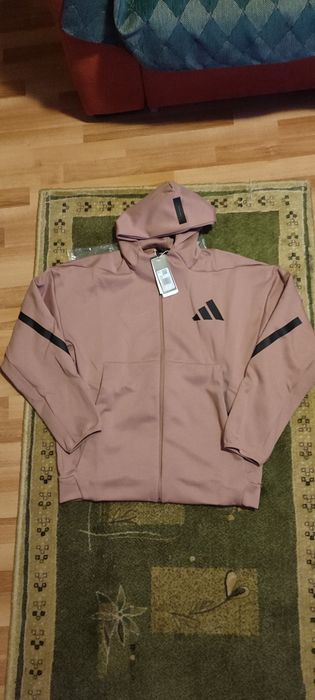 Hanorac ADIDAS original 100% nou marimea M si L colectia noua