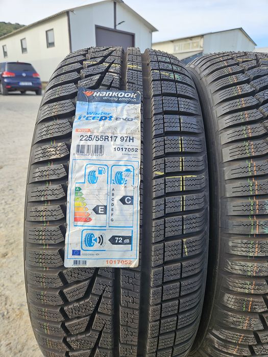 Vând anvelope iarna 225/55/17 225/55r17 HANKOOK