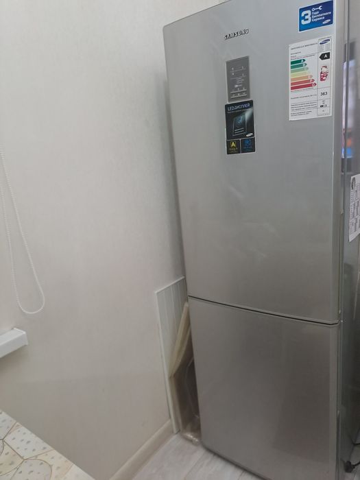 Холодильник Самсунг в отличном состояний...Продам!