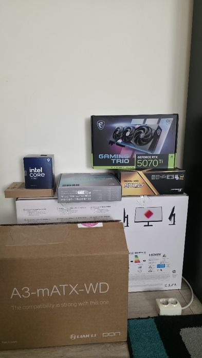 PC Gaming / i9 285 / 32GB / 1TB  / 5070 TI  / 1000W / Monitor / NOU