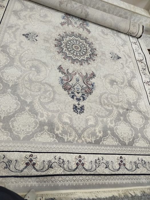 Gilam 6*3 qalin yahshi gilam sotiladi sastayanasi  yahshi gilam