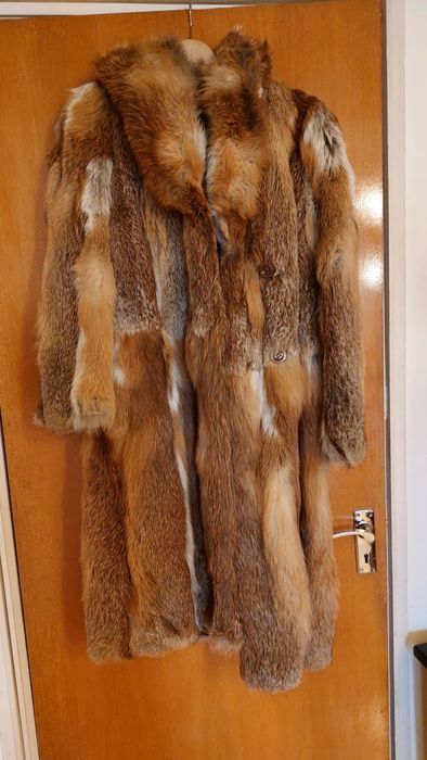 haina blana vulpe 38