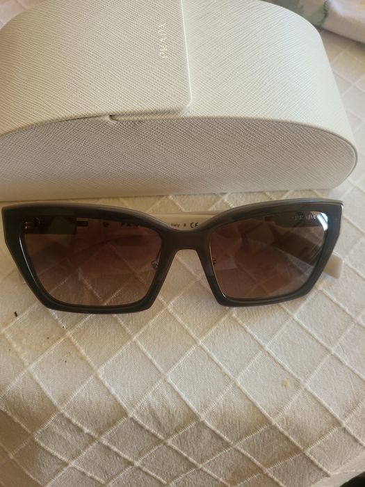 Слънчеви очила Prada