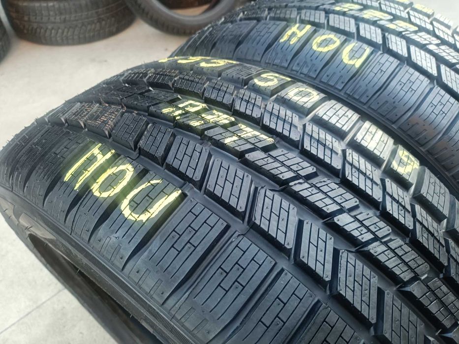 Doua anvelope noi de iarna 255 50 19 pirelli scorpion run flat
