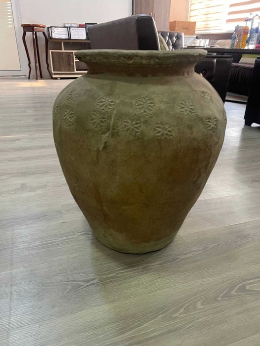 Qadimiy milliy sopol xum – qo‘lda yasalgan, antiqa buyum