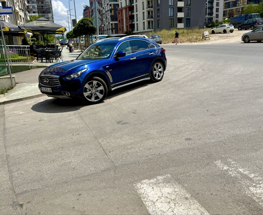 Infiniti QX70 !!!