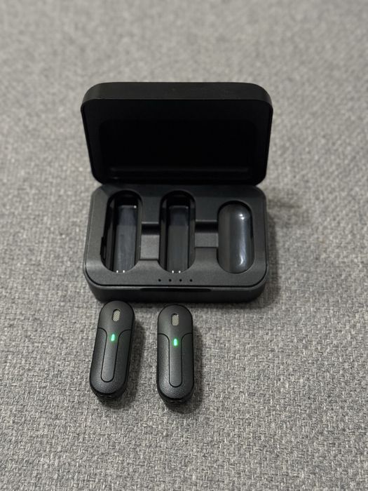 Петличка от компании Wiwu