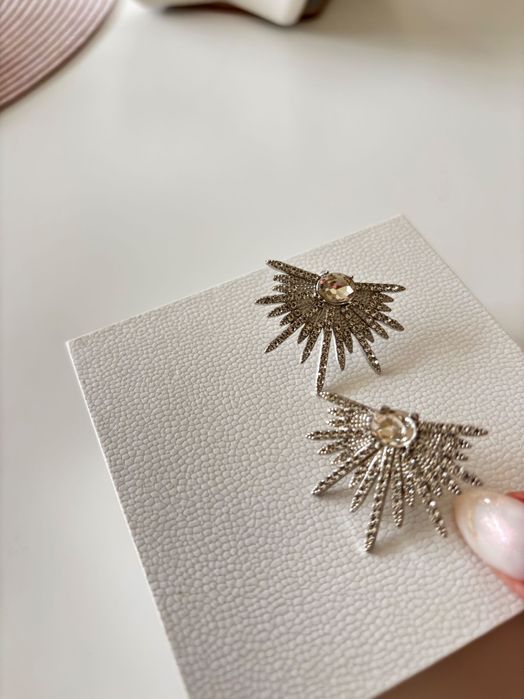 Елегантни обеци от Стомана