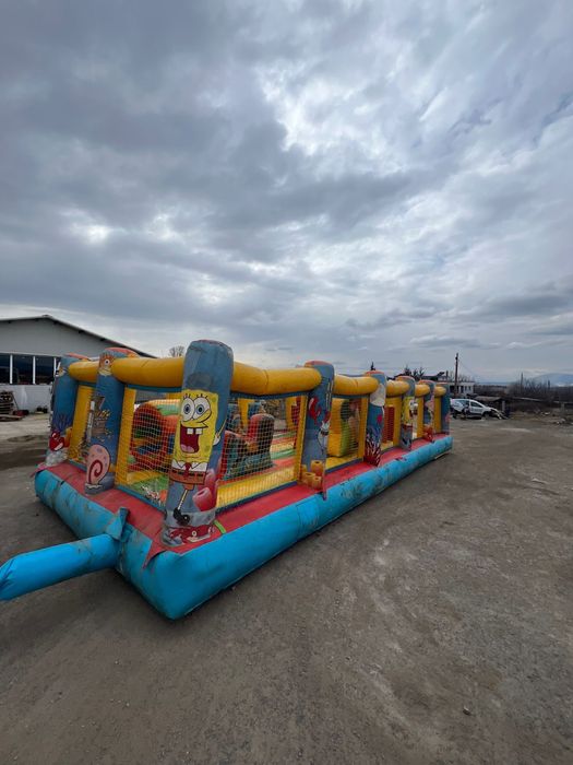Надуваем батут Спондж Боб