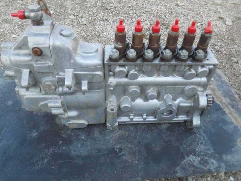 pompa injectie bldozer komatsu d155 ult-033151