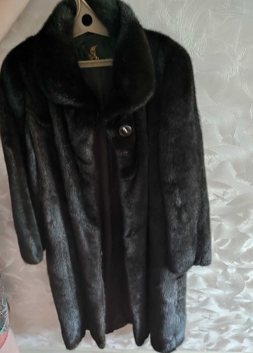 Продам норковую шубу