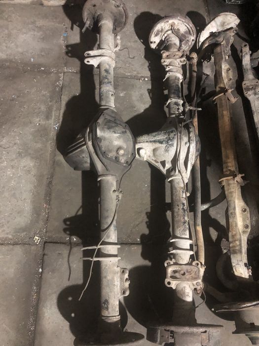 Запчасти (детали)  мерседес Т1 ( сапог)