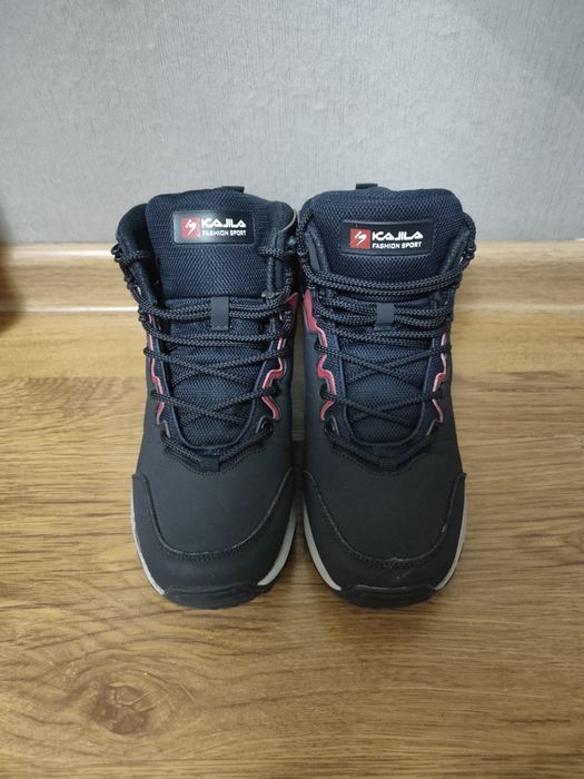 Продам зимние ботинки