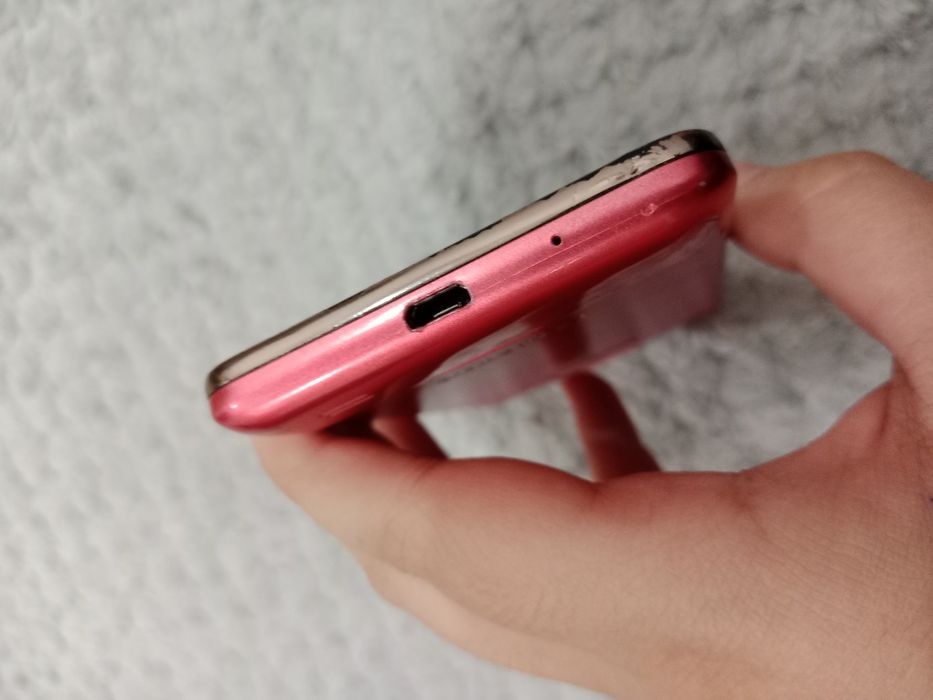 Samsung Galaxy s2 красного цвета