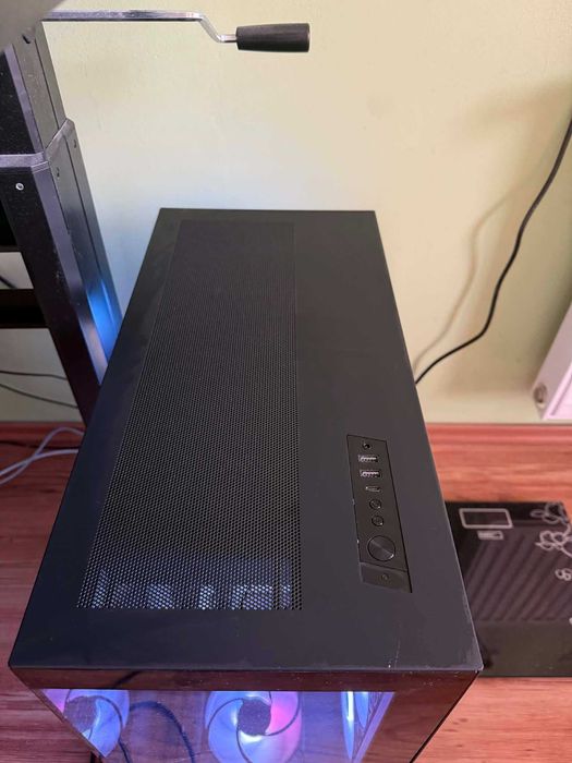 Мощен геймърски компютър – Ryzen 7 7700X / RX 7900 XT / 32GB DDR5