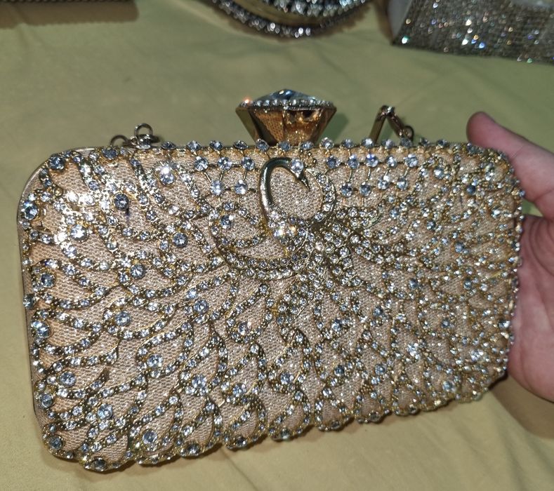 Vecherniy kelinlar sumochkasi