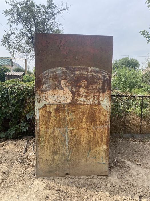 Железная емкость