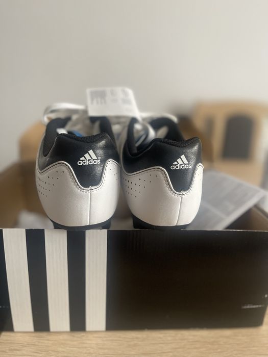 Ghete fotbal Adidas NOI !! Ultimul pret