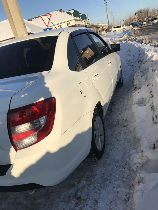 Машина  Лада  Гранта сатылады