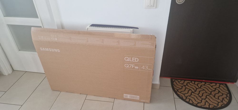 Vând televizor Samsung QLED 43" (108 cm) – Model 2025 – 4K Smart TV
