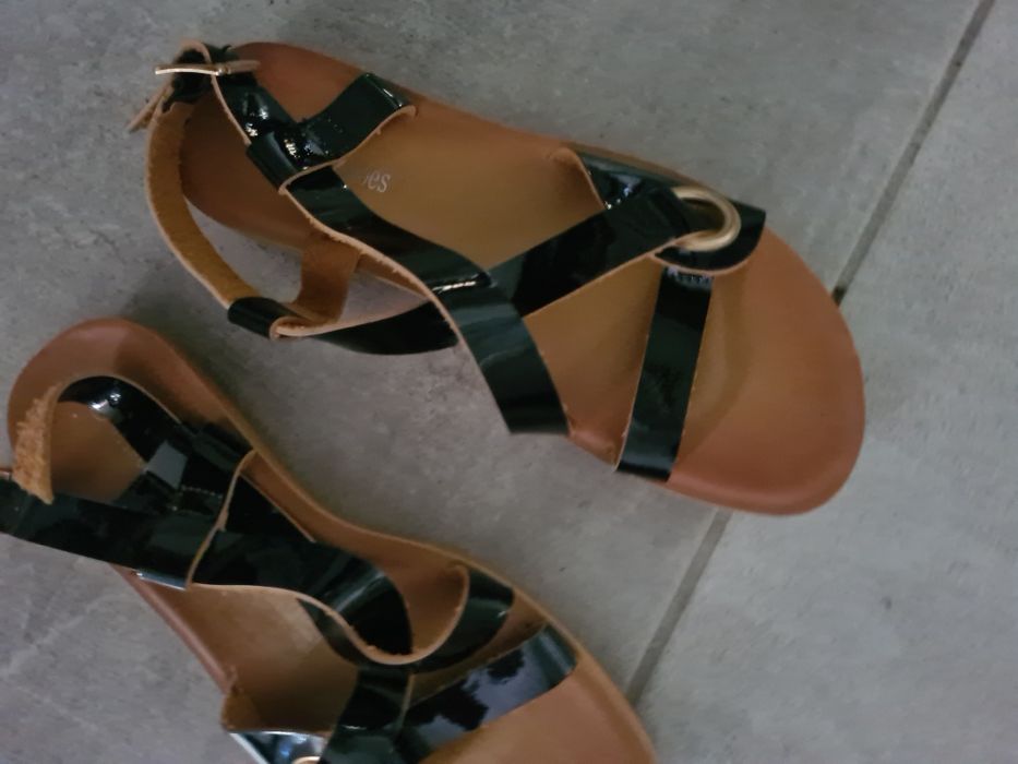 Sandale negre, din lac, marimea 38