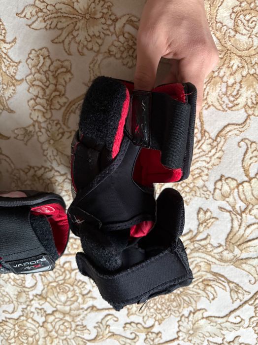 Налокотники хоккейные Bauer ApX