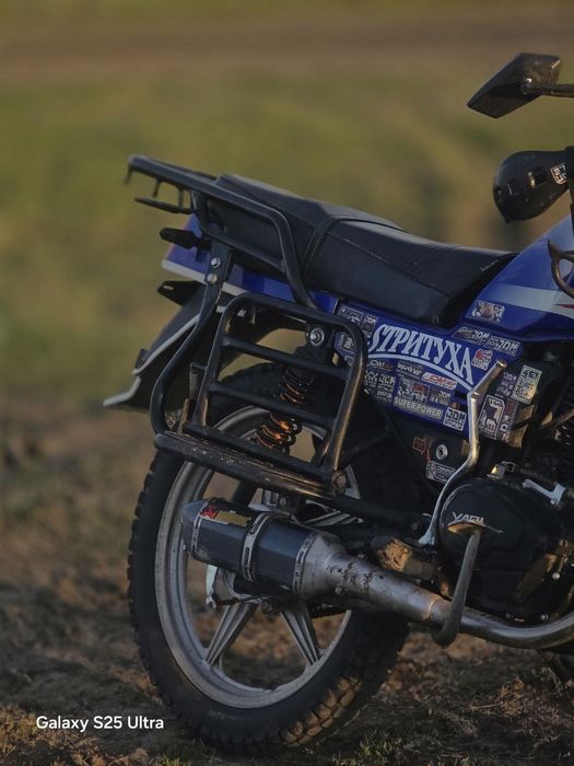 Мотоцикл Yaqi 200 кубов.