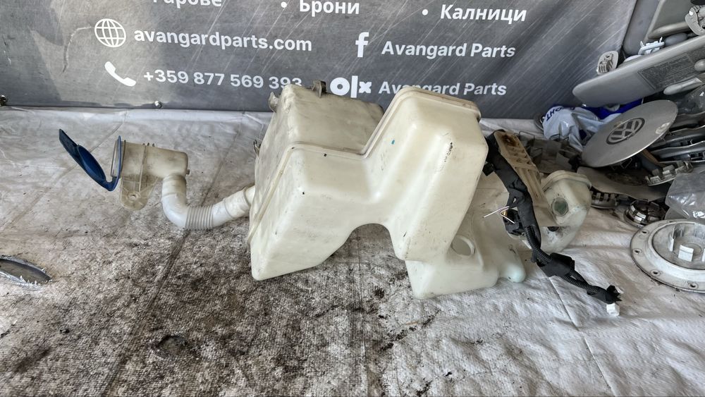 Volkswagen Touran казанче за чистачки