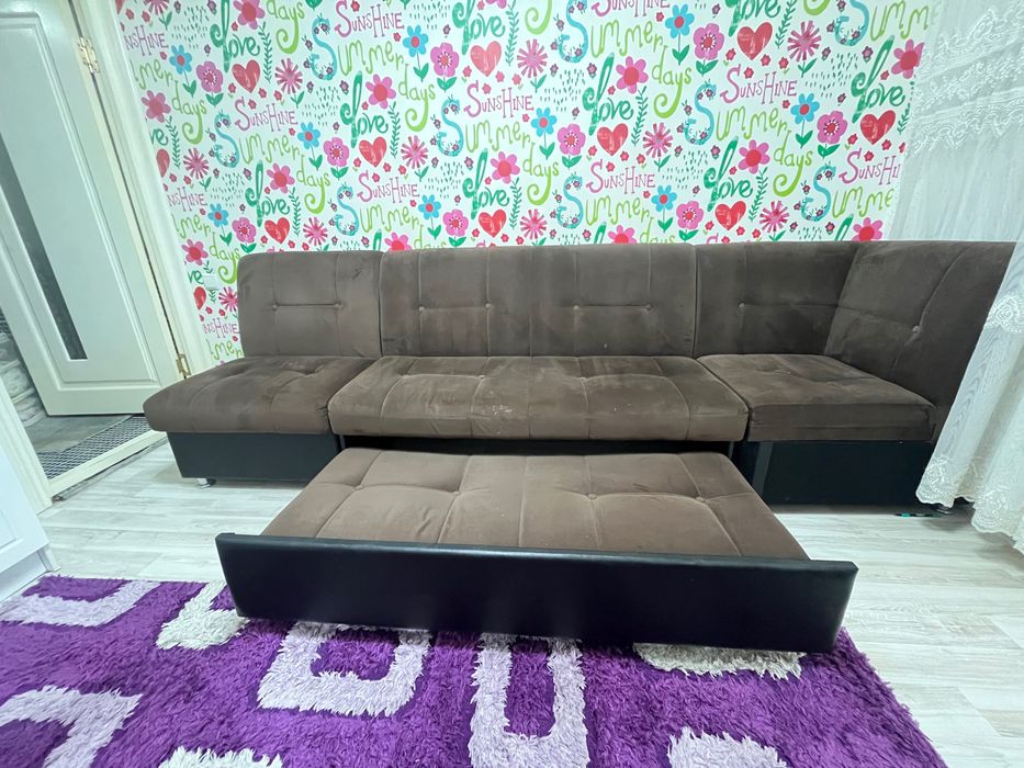 Мягкая мебель уголок трансформер с двумя пуфикоми б/у