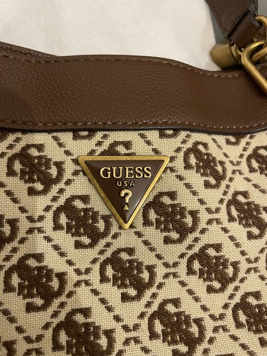 Оригинална чанта Guess