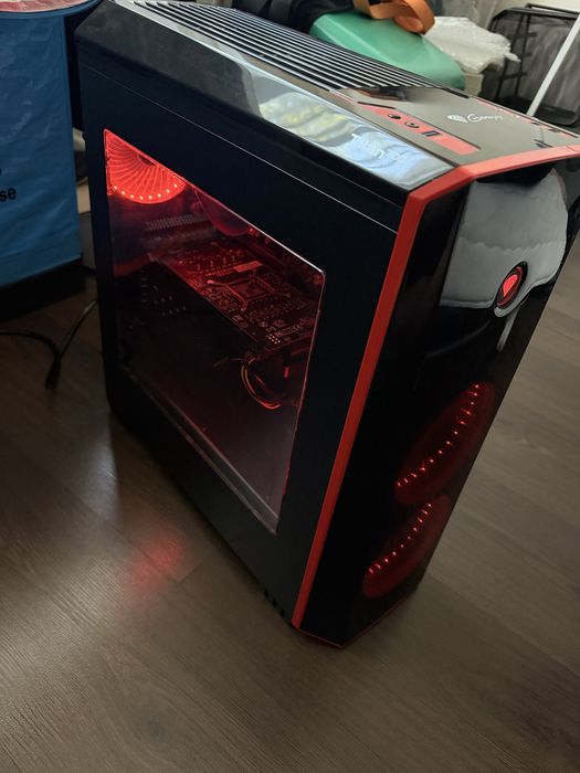 Запазен компптър Genesis Titan 700