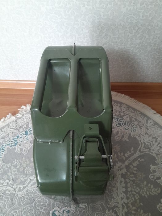 Канистра для бензина
