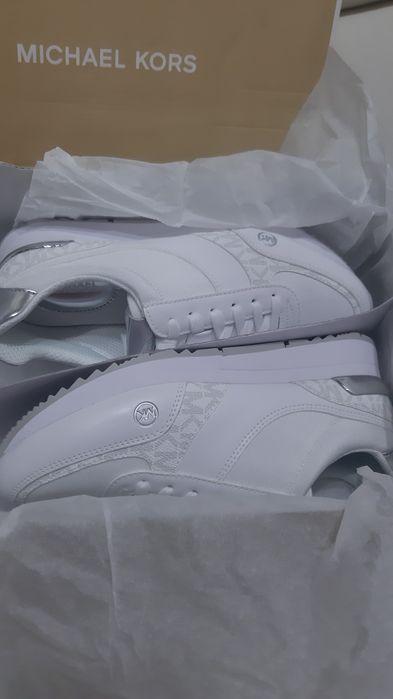 Кроссовки MICHAEL KORS 36000 тг размер 38,5