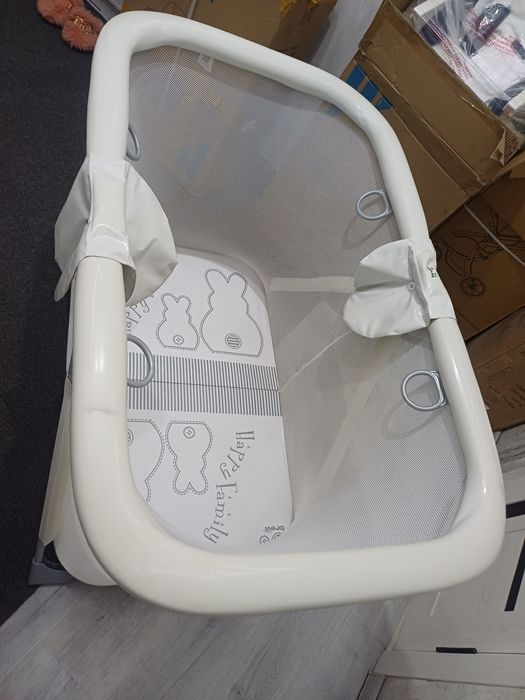 Продаётся фирменный манеж brevi