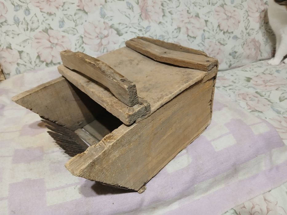 Стара здрава и оригинална автентичната берачка за лайка боровинки и др