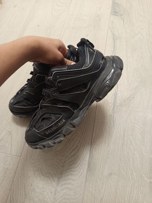 Balenciaga track 1 black