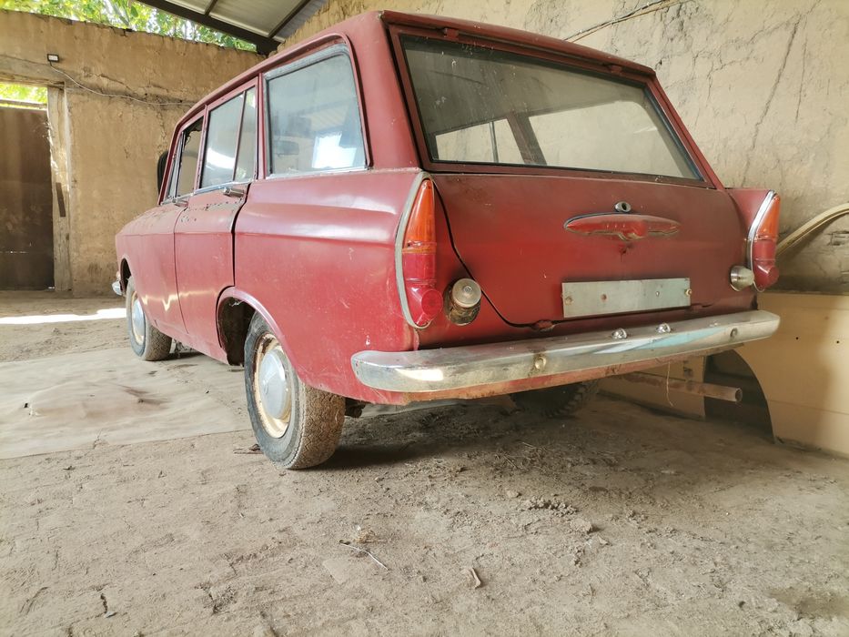 Москвич 408 комби с 2 врати