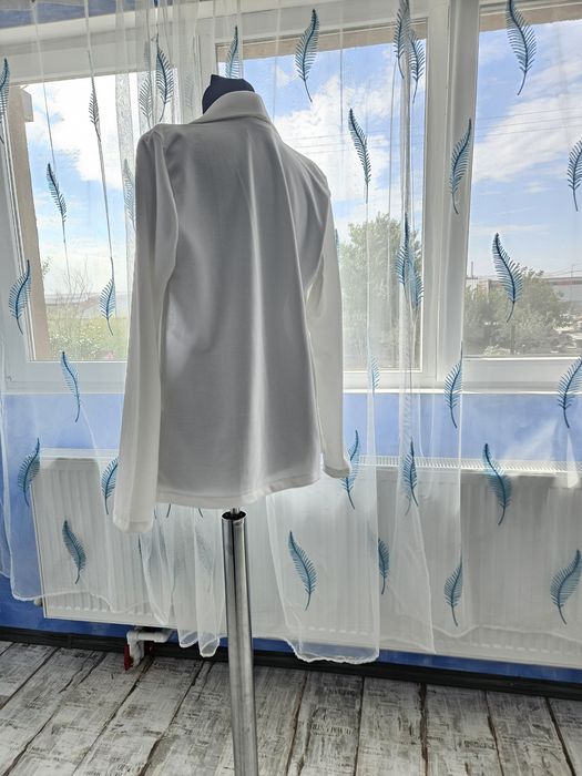 Sacou alb cu buzunare