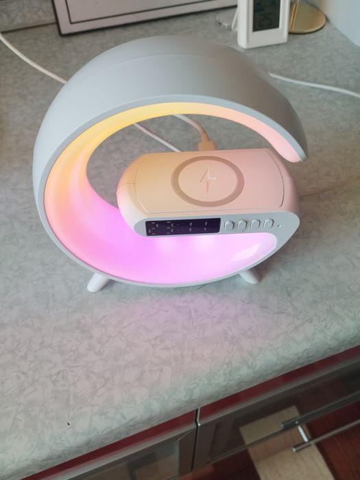 Блютуз колонка .