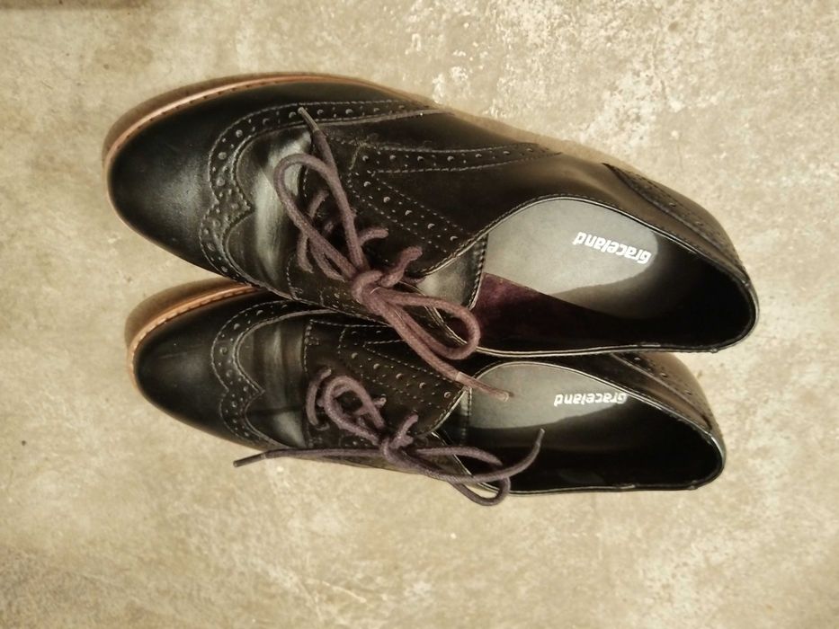 Кецове и обувки Stradivarius и други