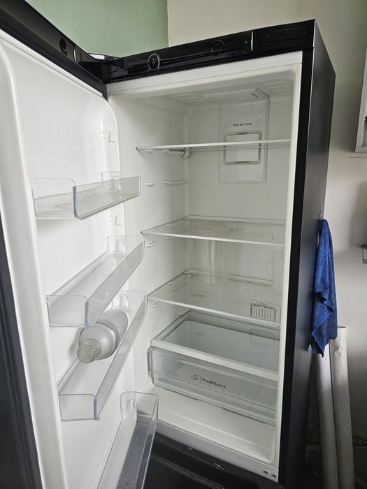 Холодильник 2 камерный Срочно