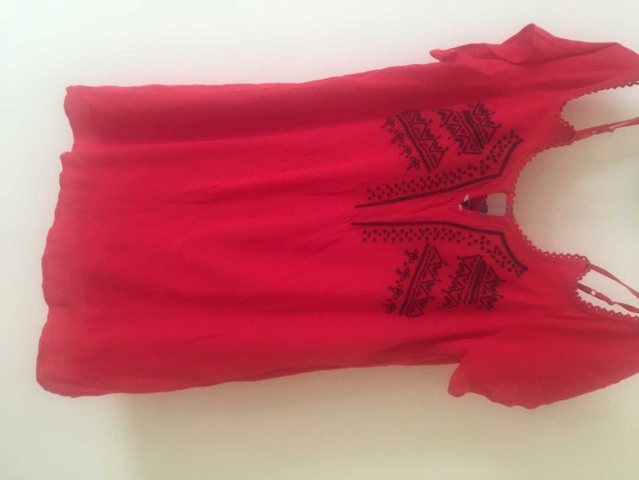 Продавам  прекрасна, чисто нова рокля за плаж-памук  размер  M- L -