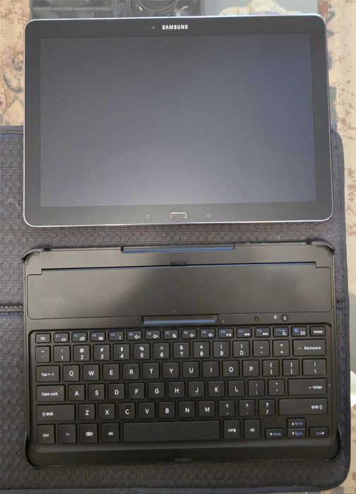Tableta Samsung Note Pro 12,2 cu tastatura originala