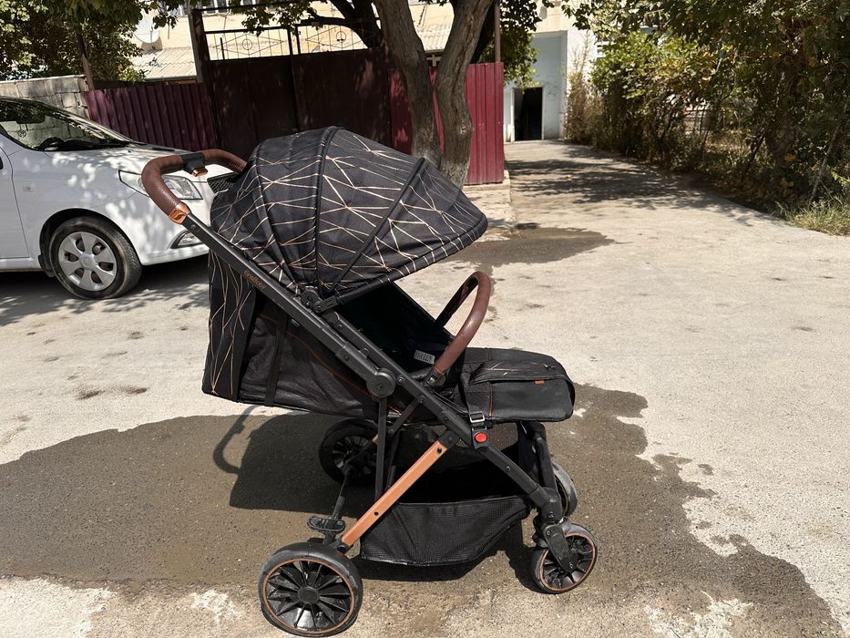 Детская коляска. Холати почти янги. Бакуват. 1 та бола учун ишлатилган