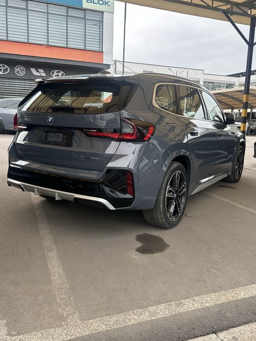 BMW ix1 30L xDrive - AWD 2025 с пробегом в наличии