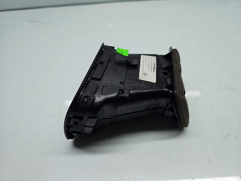 Grila aerisire stanga Volkswagen Golf 6 (5K1) [Fabr 2009-2013] 5K08197