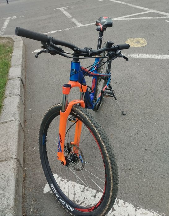 bicicleta marca Bulls cu roti pe 29