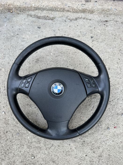 Мултиволан за BMW Е90/ 91/ 92 за претапициране.